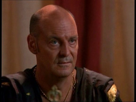 File:Stephen Hall - Auctioneer - Xena - s06e04 - Who's Gurkhan.png
