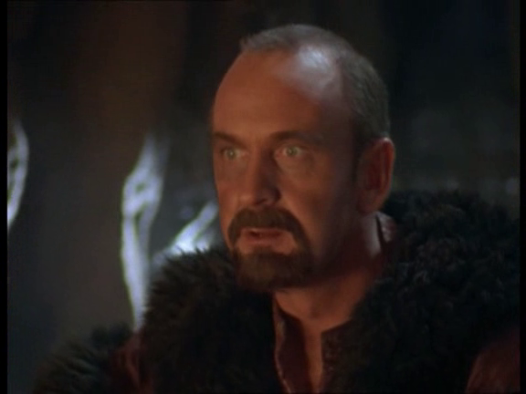 File:Stephen Tozer - Mezentius - Xena - s02e02 - Remember Nothing.png