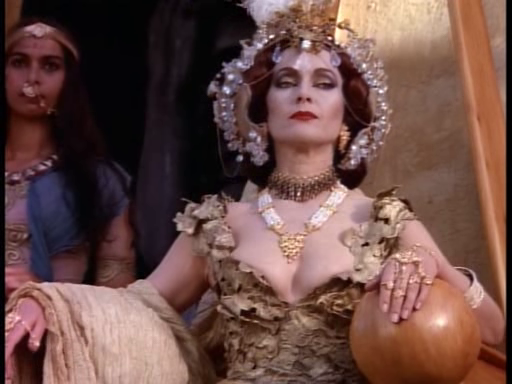 File:HatLK - Elizabeth Hawthorne - Queen Omphale.png